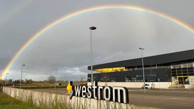 Westrom-pand met regenboog